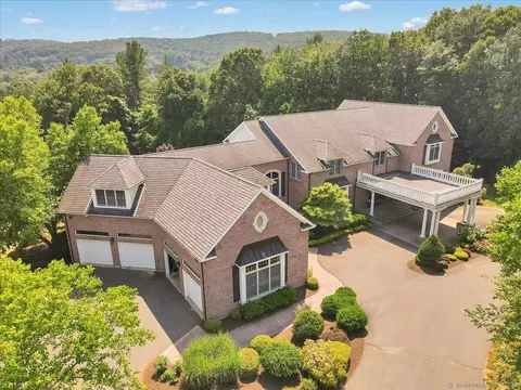 35 Paddock Ln, Glastonbury, CT 06073