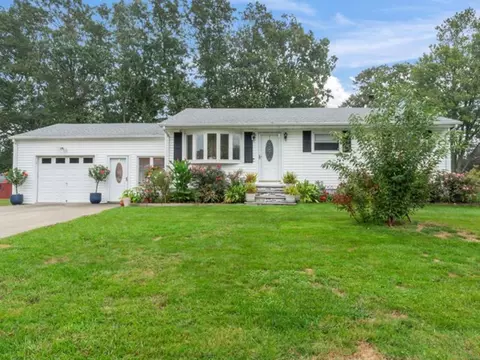 32 Eileen Rd, West Haven, CT 06516