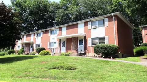 273 Queen St #12B, Southington, CT 06489