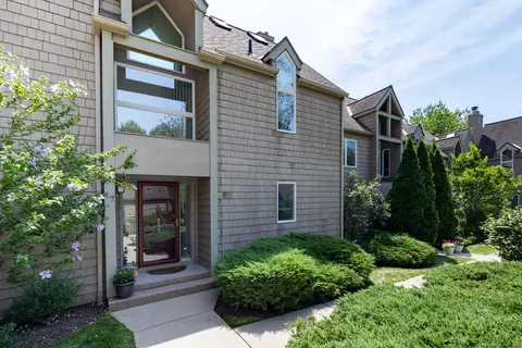 11 Timberwood Rd #11, West Hartford, CT 06117