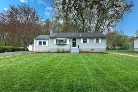 40 Brooklawn Dr, Milford, CT 06460