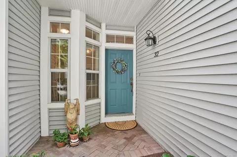 32 Rivendell Dr #32, Shelton, CT 06484