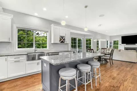 51 Wells View Rd, Shelton, CT 06484