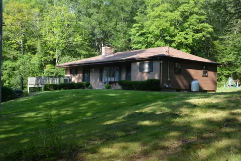 116 New Rd, Plainfield, CT 06354