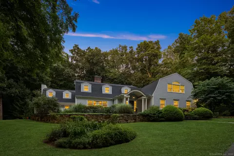 13 Lilac Ln, Weston, CT 06883