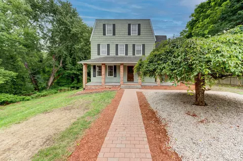 11 Lewis St, Manchester, CT 06040