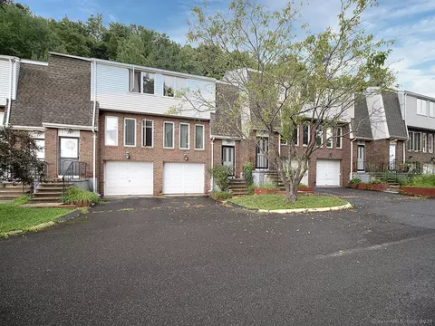 184 Gravel St #28, Meriden, CT 06450