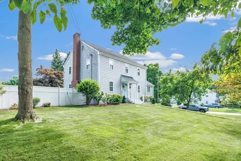 72 Gray Rock Rd, Fairfield, CT 06890