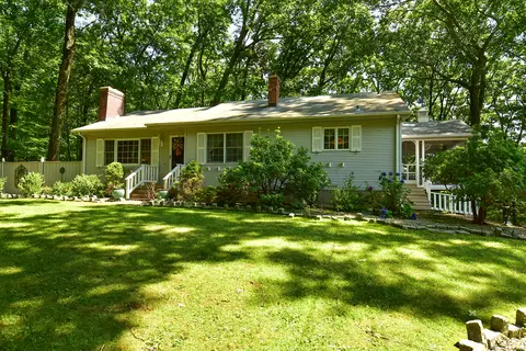 50 Tinker Pond Rd, Bolton, CT 06043