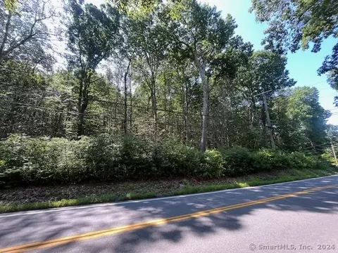 158 Fitch Hill Rd, Montville, CT 06382