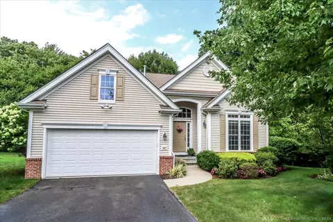 367 Eagle Ct #367, Oxford, CT 06478