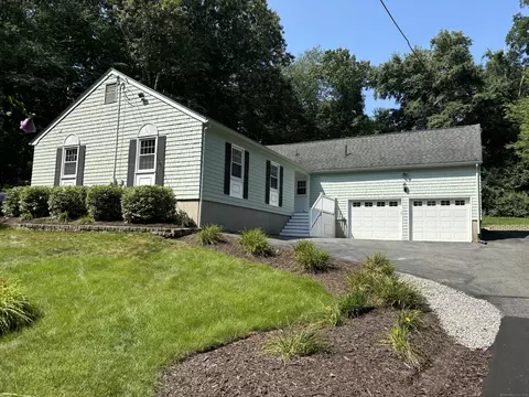 72 Chesterfield Rd, East Lyme, CT 06333