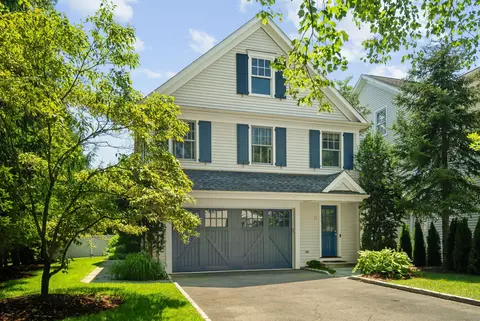 12 Woodbine St, Norwalk, CT 06853