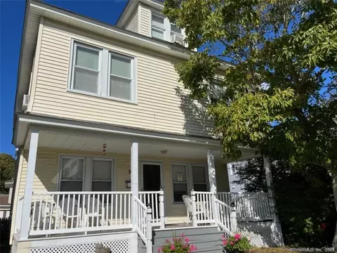 35 Neptune Ave, New London, CT 06320