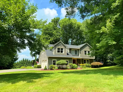17 Aspen Rise Rise, East Granby, CT 06026