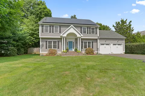 4 Nelson Pl, Fairfield, CT 06825