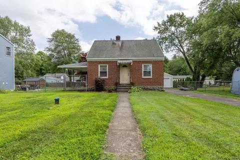 2 Pleasant St, Wolcott, CT 06716