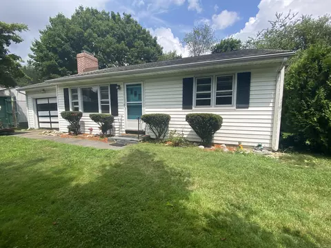 17 Meadowbrook Rd, Danbury, CT 06811