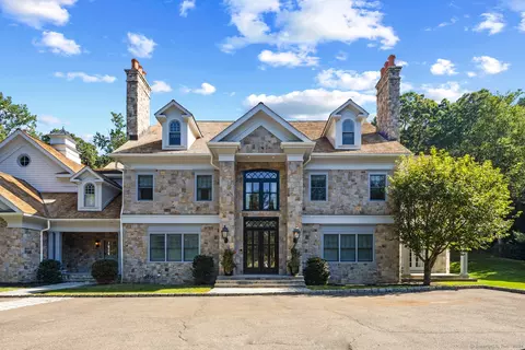 109 S Brook Dr, Stamford, CT 06903