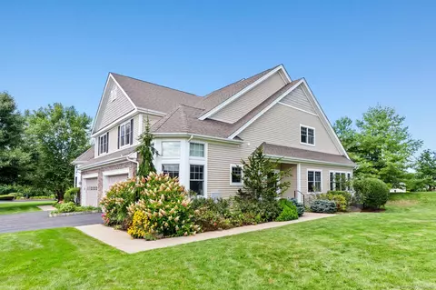 29 Carnoustie Cir #29, Bloomfield, CT 06002