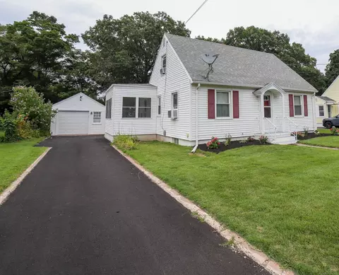 29 Lincoln St, North Haven, CT 06473