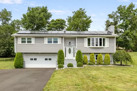66 Bennett Rd, East Haven, CT 06513