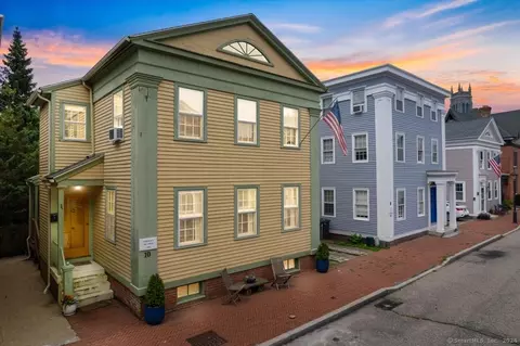 10 Starr St, New London, CT 06320