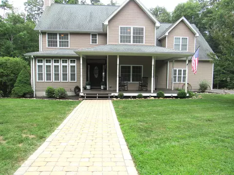 5 Knollwood Pl, Prospect, CT 06712
