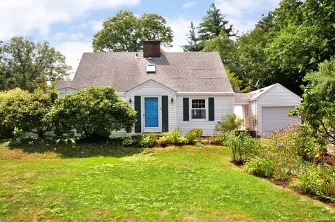 3 Fernbel Ln, West Hartford, CT 06107