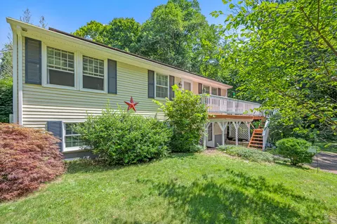111 Mansfield Rd, Ashford, CT 06278