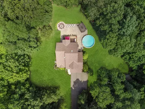 11 Quarry Run, Wallingford, CT 06492