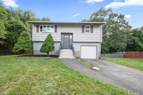 197 Lincolndale Dr, Waterbury, CT 06704