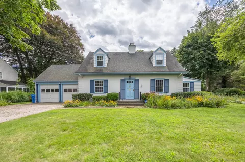 21 Fernwood Rd, Hamden, CT 06517