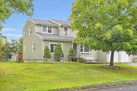 4 Indiana St, Bristol, CT 06010