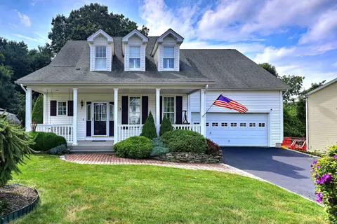16 Larovera Ter, Ansonia, CT 06401
