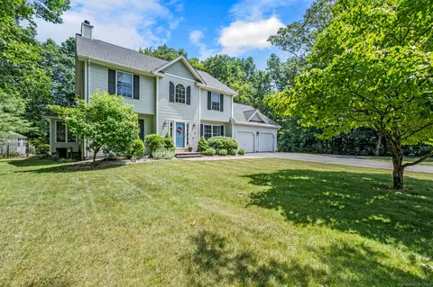 2 Birchwood Dr, Granby, CT 06035
