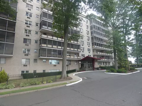 80 Cartright St #2M, Bridgeport, CT 06604