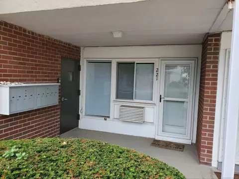 221 West Walk #221, West Haven, CT 06516