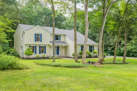 56 Hunting Hills Dr, Southington, CT 06489