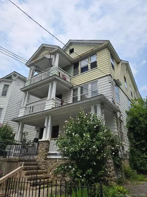 73 Lounsbury St, Waterbury, CT 06706