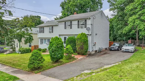 60-62 Ash St, New Britain, CT 06051