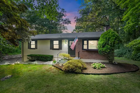 40 Bayne St, Norwalk, CT 06851
