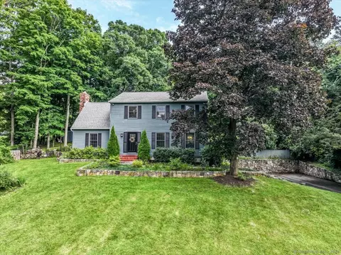 14 Olympic Dr, Danbury, CT 06810