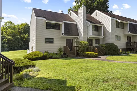 83 Spice Hill Dr #83, Wallingford, CT 06492