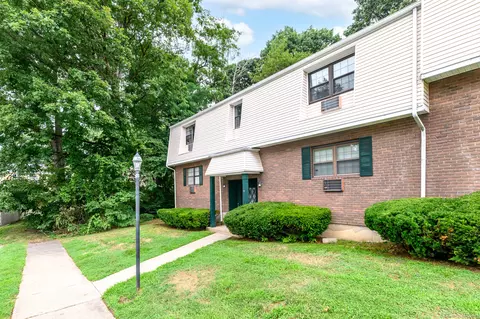 48 Enid St #D, Bridgeport, CT 06606