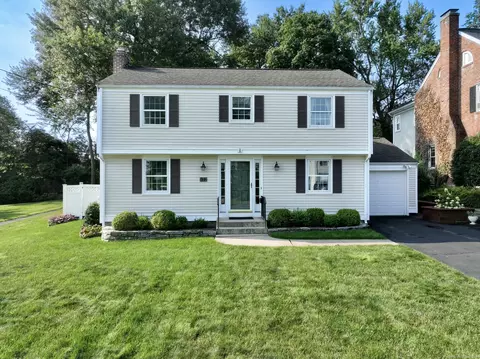 172 Clearfield Rd, Wethersfield, CT 06109