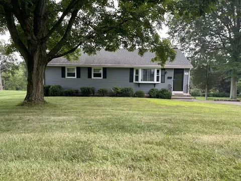 34 Lawndale St, Berlin, CT 06037