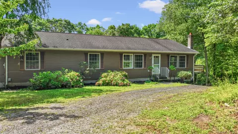 61 Parker Hill Rd S, Haddam, CT 06441