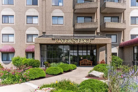 111 Dekoven Dr #1201, Middletown, CT 06457
