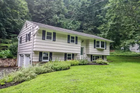 116 Perry Dr, New Milford, CT 06776